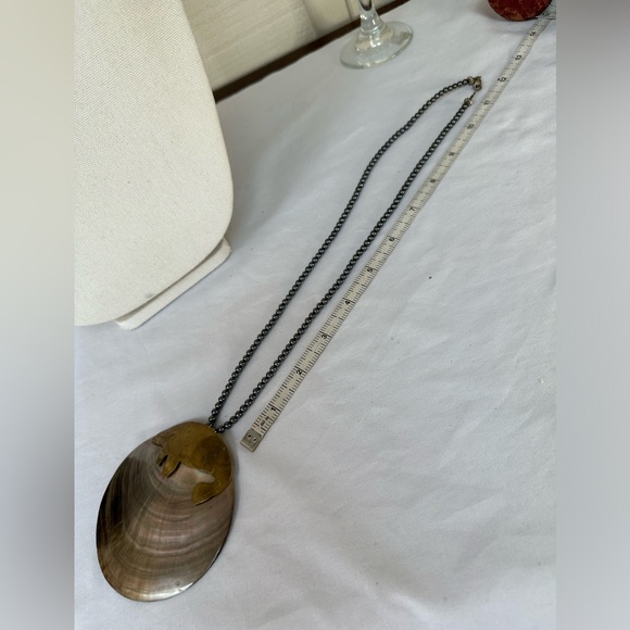 Gorgeous artisan abalone shell and brass manatee necklace - Picture 3 of 10